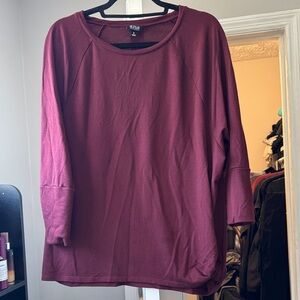 Burgundy quarter sleeve